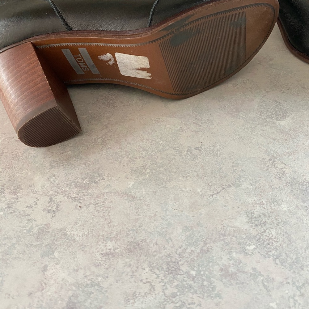 Tom Booties! - image 2